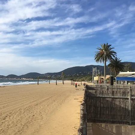 Face A La 아파트 라크루아발메르