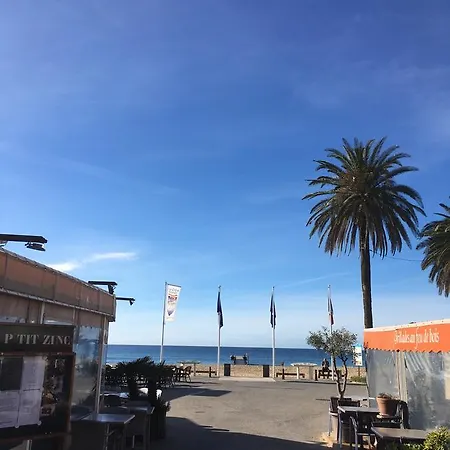 Face A La 아파트 라크루아발메르